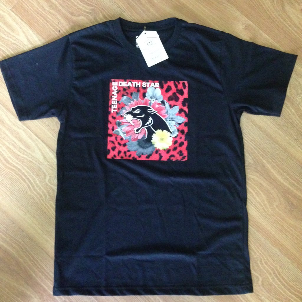 Ada yang m udah beli kaos cap maung belom...?? Hub om om <a href="/FFWDRecords/">FFWD Records</a>