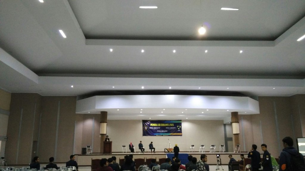 Halo Brawijaya! Sekarang sedang berlangsung agenda Debat Tertutup utk DPM nih #UBDinamis #PEMIRAUB2015 #ANTIGOLPUT