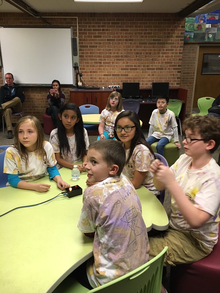 julia_montano's tweet photo. 3rd Place #battleofthebooks team! Thanks @LauraMcKone for making this event great #soproud #lpsk12 #Fieldelementary https://t.co/7S6bE9JlTw