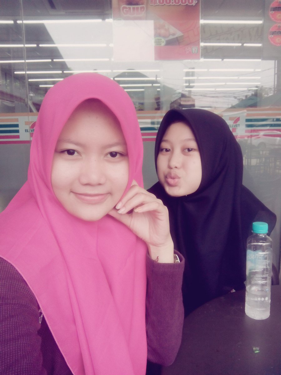 AppriiYantii's tweet photo. Wifian di sevel jatinegara cepet bnagtt loh #wico
#seveljatinegara https://t.co/dGYTgqTmYy