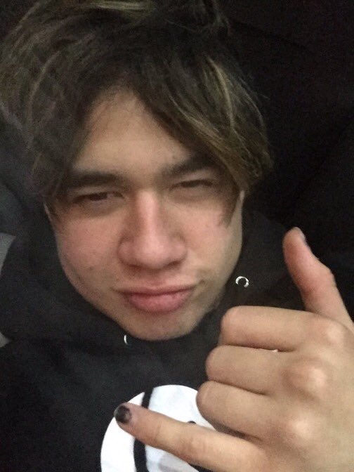 calumshappy's tweet photo. this FUCKIN dork https://t.co/Pcm0zeNwtp