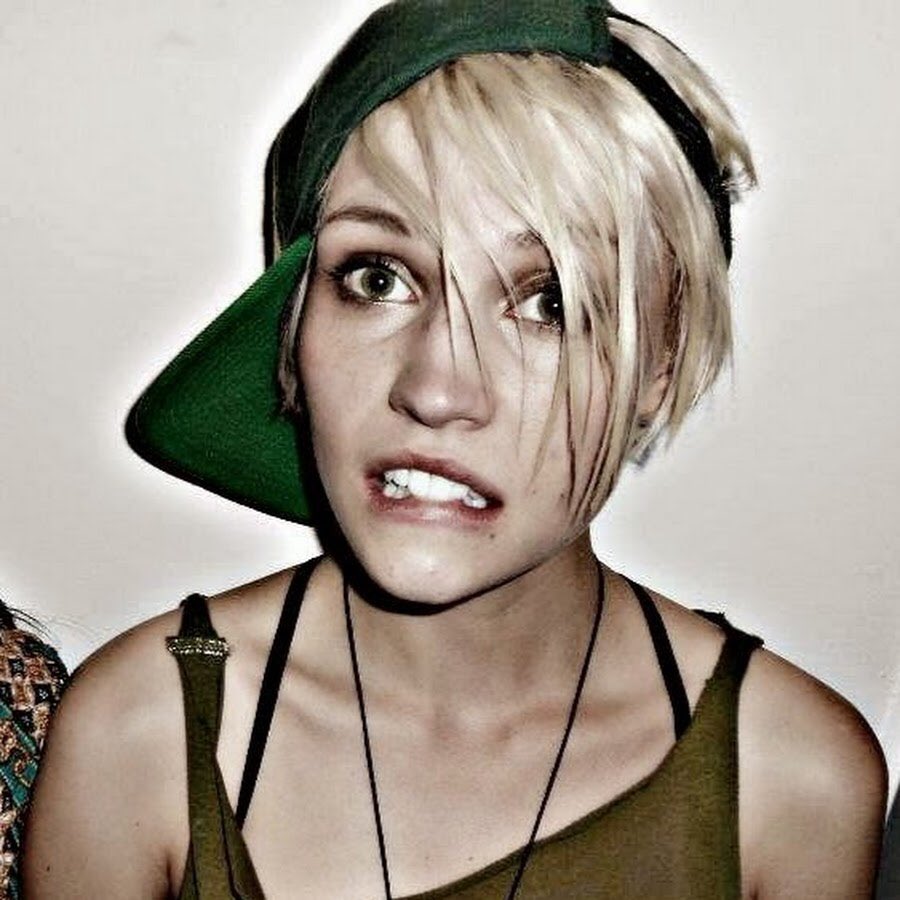 devinthebeau's tweet photo. Whitney Moore gets me through my day. https://t.co/oRElJSXHPL