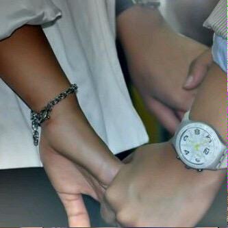 تجي نقسم نور الشمس انت النور وانا الشمس
تجي نقسم كل الحب انا الكل وانت الحب
تجي نقسم همس الليل انا الهمس  وانت الليل