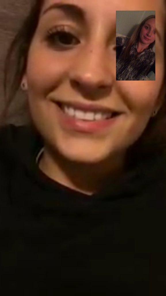 brookedeltufo's tweet photo. In the same room but this is more fun https://t.co/fNy2beLunb