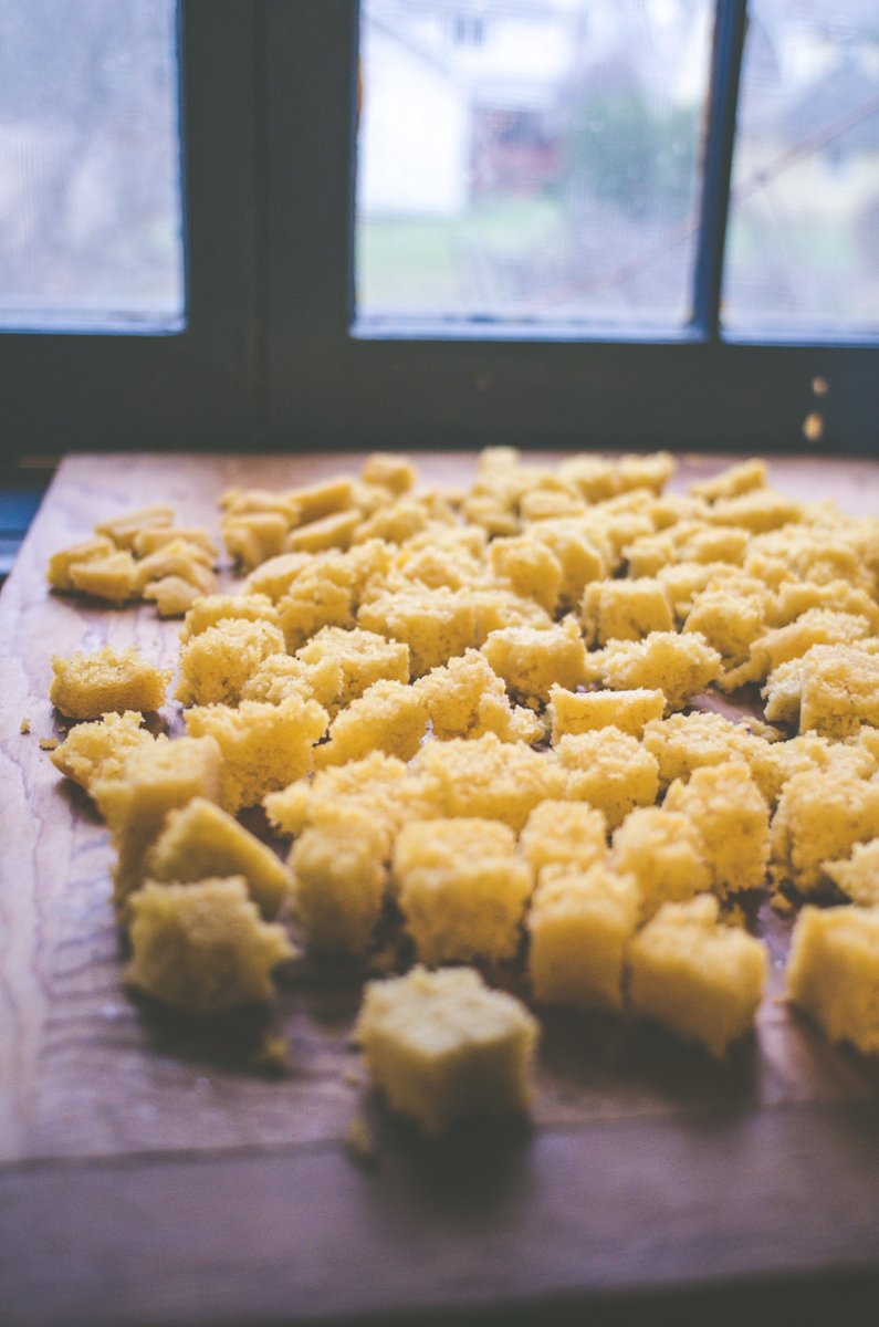 veganpathways's tweet photo. Gimmie #vegan cornbread! https://t.co/q0nOS2EPH7