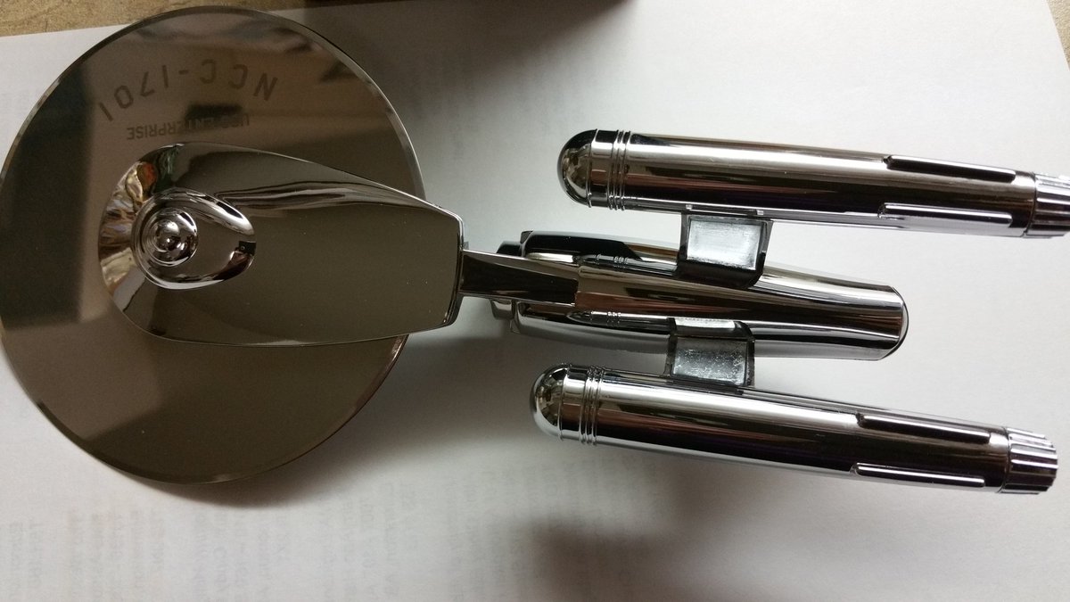 To some a star trek pizza cutter to others a fine piece of art!   💚  <a href="/StolleryKids/">Stollery Kids</a> <a href="/CEOEvents/">CEO Edmonton💛🇺🇦💙</a> luv it!!!