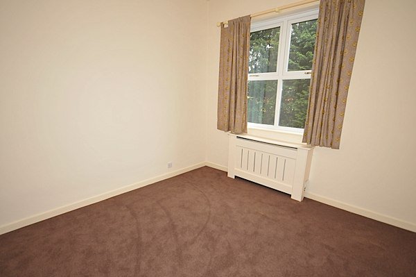 IanPerks_'s tweet photo. TO LET £495 #Pedmore  A spacious ground floor, one bedroom apartment with private parking.  https://t.co/ZiWSzP2JIQ https://t.co/blaBJFxshi