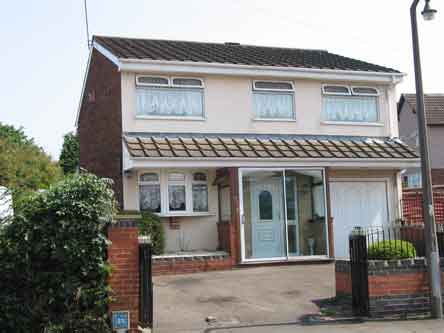 IanPerks_'s tweet photo. TO LET £715 #Oldswinford A spacious 3/4 bedroomed detached family home with garage.  https://t.co/xSAvVkXrBi https://t.co/28afBkVOCb
