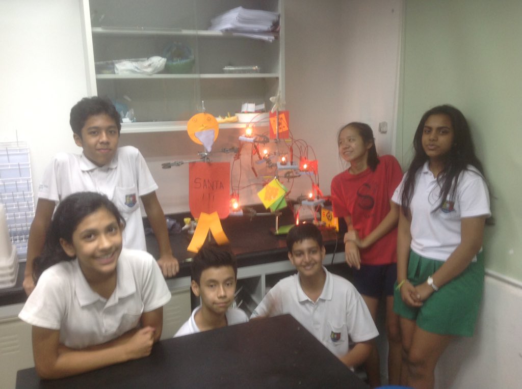 FunkyPhys's tweet photo. Y9 applying their knowledge of circuits to create an electronic x-mas tree @GISscience @jenny_eyes #GISlearning https://t.co/6I0TzyXXUg