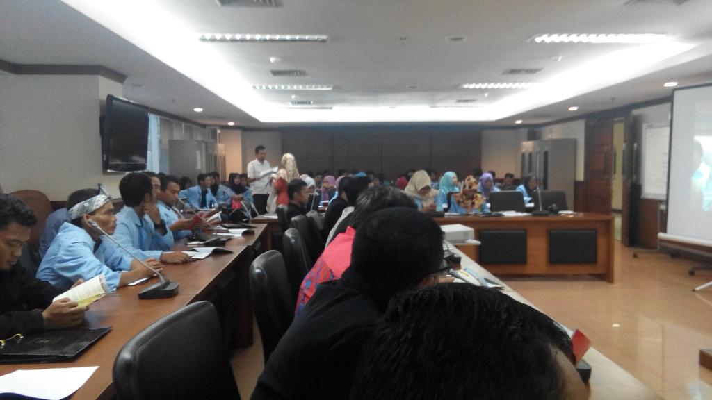 Kunjungan mahasiswa smtr 1 <a href="/STAI_MUTTAQIEN/">STAI MUTTAQIEN PWK</a> ke <a href="/info_parlemen/">Infoparlemen</a>