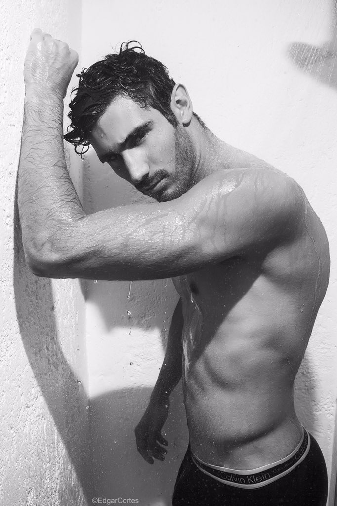 Come join me. Looking for followers and people to join my SL. RT