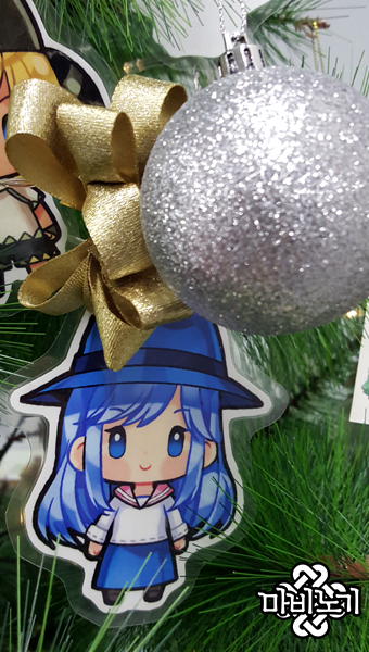Nexon_Mabinogi's tweet photo. #마비노기 개발실에도 연말을 맞아 예쁜 트리를 설치했습니다.
뭔가 허전해서 트리 꼭대기를 장식해봤는데, 어떤가요? #첫번째_힌트 https://t.co/MwCvJkk950