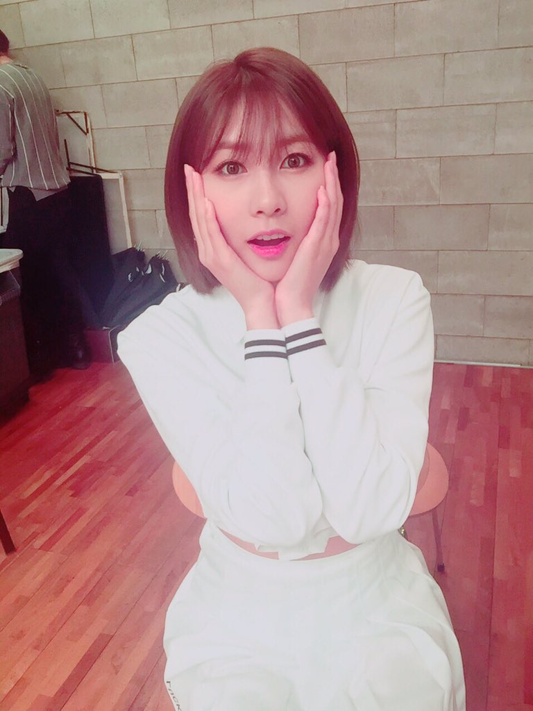 [#하영] 팬더들..보고싶어ㅜㅜ 뭐해요?? #Apink #에이핑크 #오하영