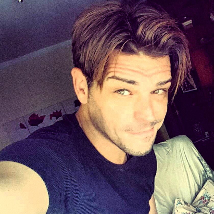 dalecanashow's tweet photo. Empieza un nuevo año y comienza nuestro programa ! Presentado y dirigido por Mr @viktorgarzia !!!! https://t.co/GAp0JVq78y