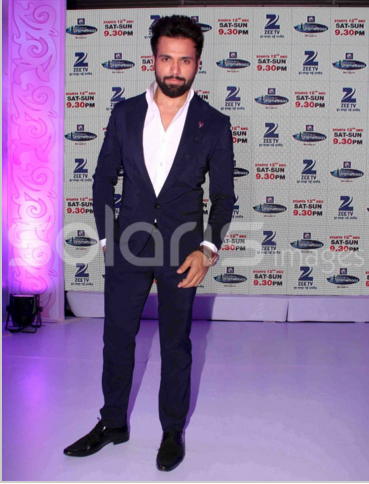 AshvikRithAsha's tweet photo. I Vote for #RithvikDhanjani @rithvik_RD In #TVPersonality2015 @SabrasRadio @RajBaddhan https://t.co/Qm3iICKolC