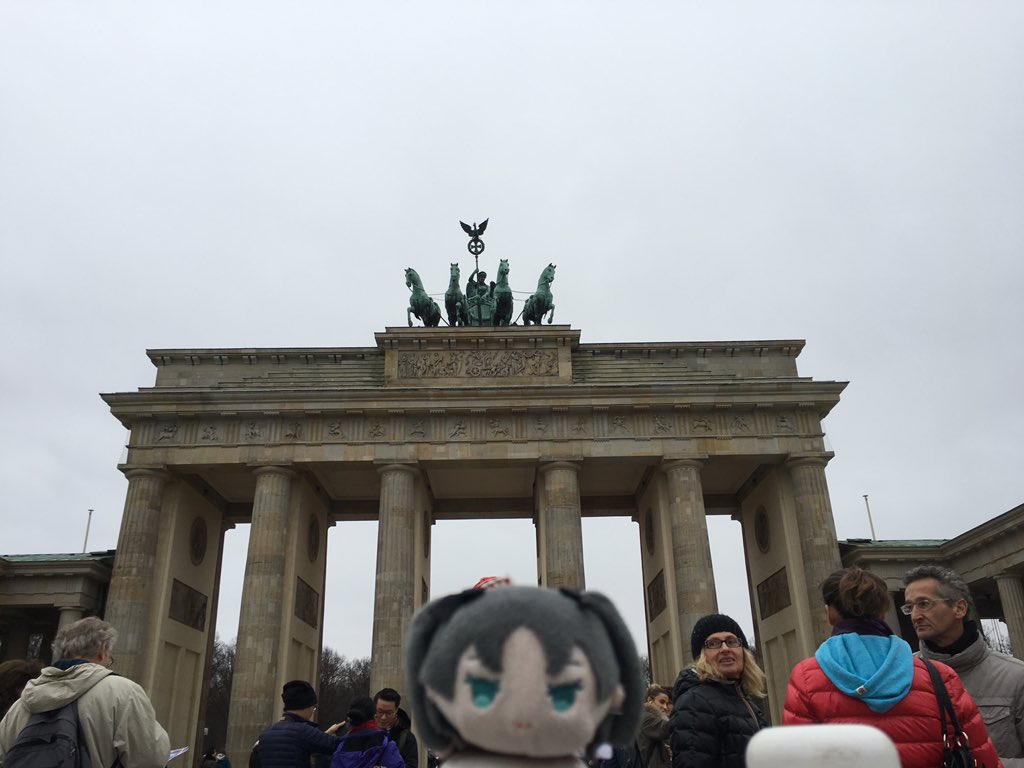 DrKotobuki's tweet photo. Brandenburg Gate, Berlin #AdventuresInGermany https://t.co/OK5xwaKjLs
