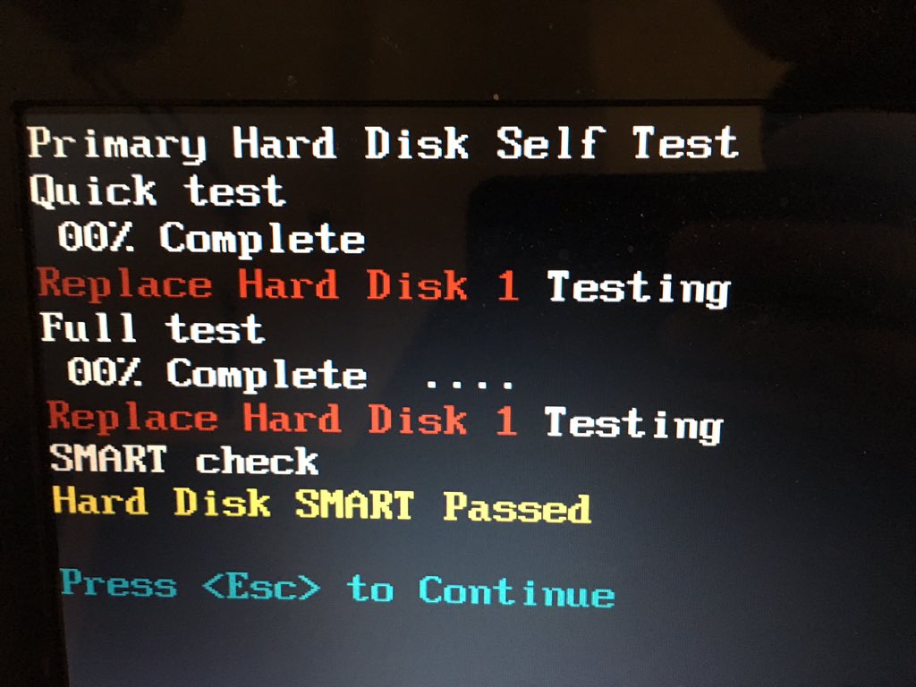 y4n_chr's tweet photo. Disque dur HS 😡 Je finis donc en beauté ma (trop) longue histoire avec #Windows. Enfin 🙌 https://t.co/7bdOWUrbEU
