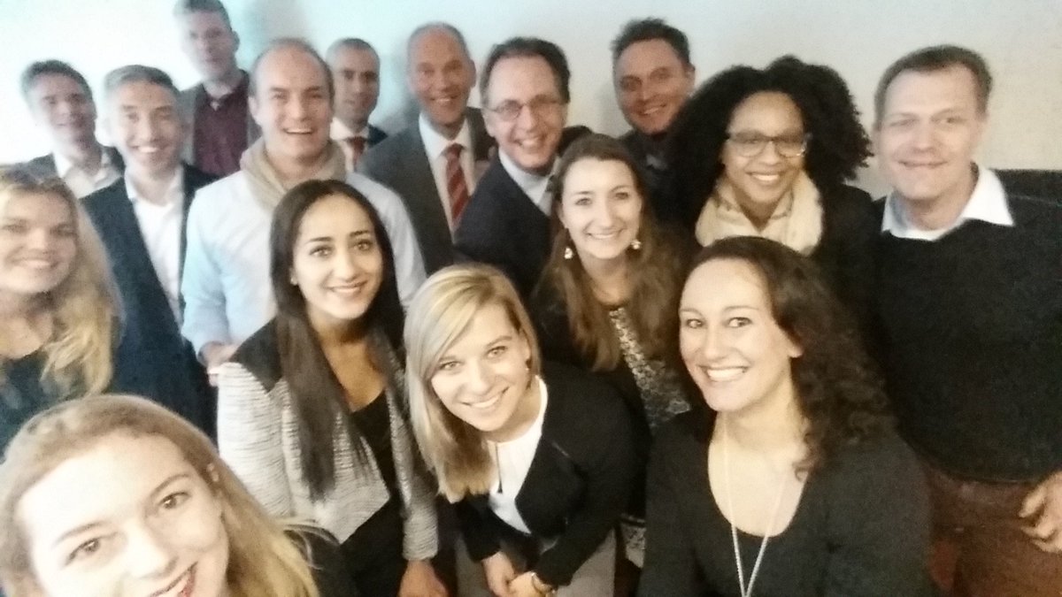 SonyaRahmani's tweet photo. Selfie time met de #superpromotors social #abnamrosp https://t.co/GSgnHFo67a