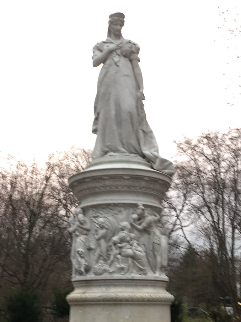 DrKotobuki's tweet photo. Tiergarten, Berlin #AdventuresInGermany https://t.co/WMzzCzuojR