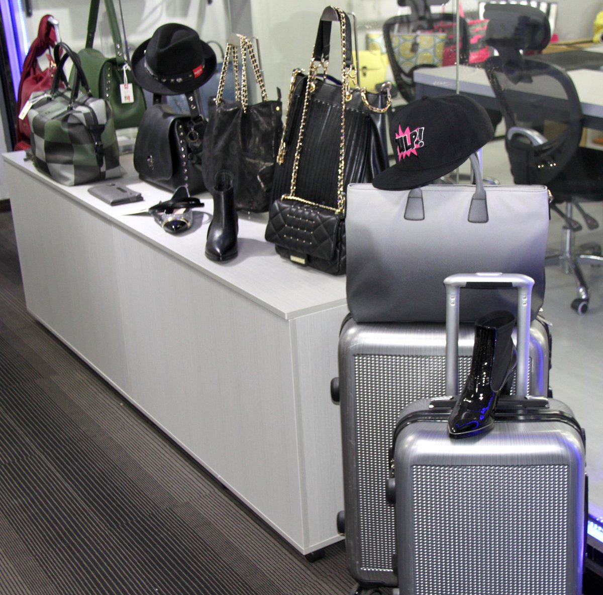 mvertova1's tweet photo. MAKE #SAMPLE AND #PRODUCTION #COMPANY FOR #BAGS #BELTS #WALLETS #TROLLEY #SHOES, AND OTHER #ACCESSORIES GZ #CHINA https://t.co/ok9RVeGUyI