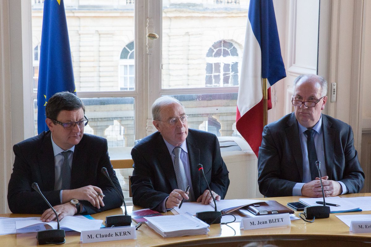 jean_bizet's tweet photo. Présentation à la presse de notre rapport sur la concurrence dans le transport aérien.
https://t.co/shbGfqvcOT https://t.co/vD7kfdfakk
