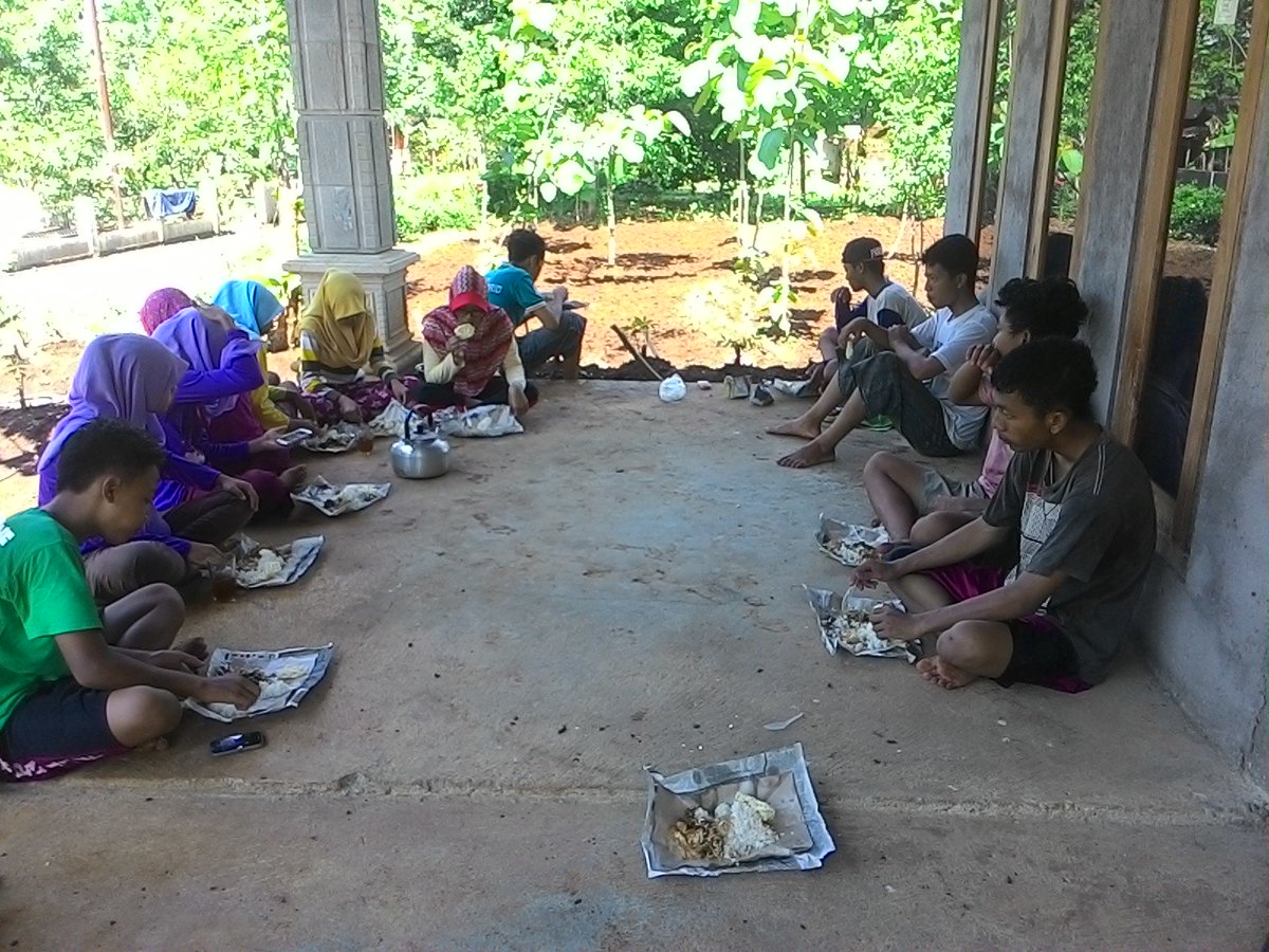 hasun009's tweet photo. @rumahzakat
@Rel_Inspirasi
@RZ_Solo

"Budidaya kacang tanah dan jagung"
Remaja masjid
ICD Sokosari Kab Karanganyar https://t.co/JZRdheVFbP