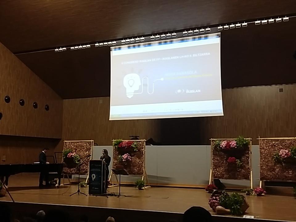 fpcongresos's tweet photo. Nora Sarasola de @bilbaoekintza #congresoikaslan2015 https://t.co/0CG7a3mrkF