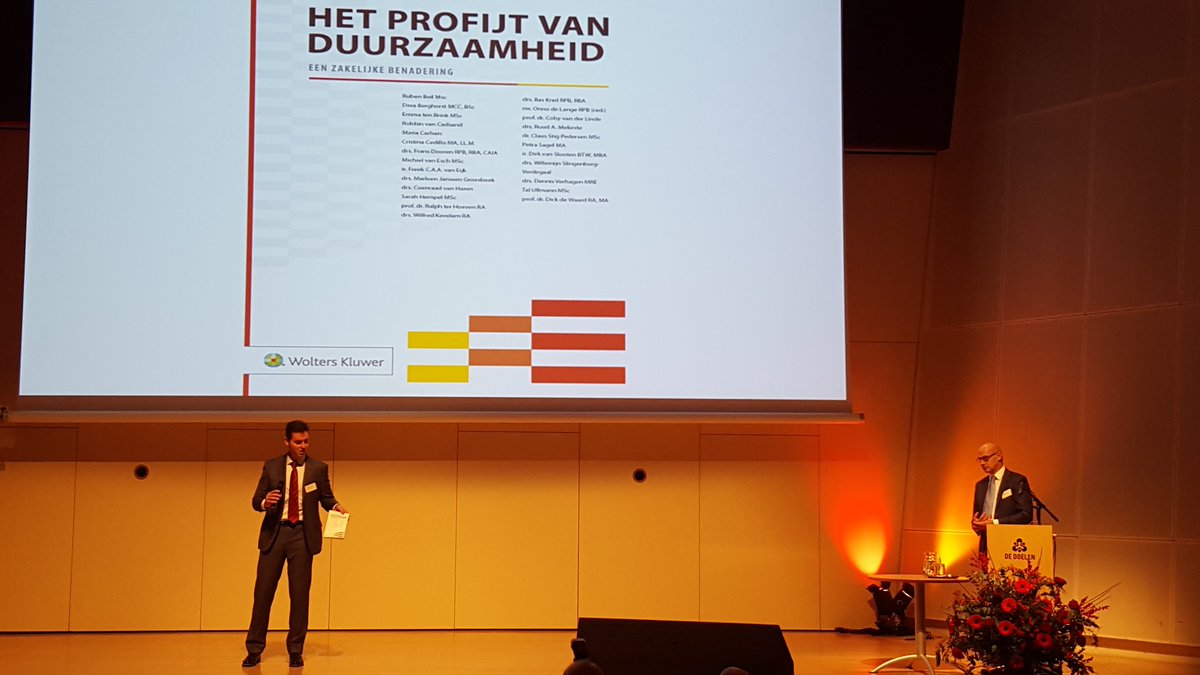 riacademy's tweet photo. IVP presenteert het boek Het Profijt van #Duurzaamheid bij congres @deDoelen https://t.co/VpCB0zcsxD