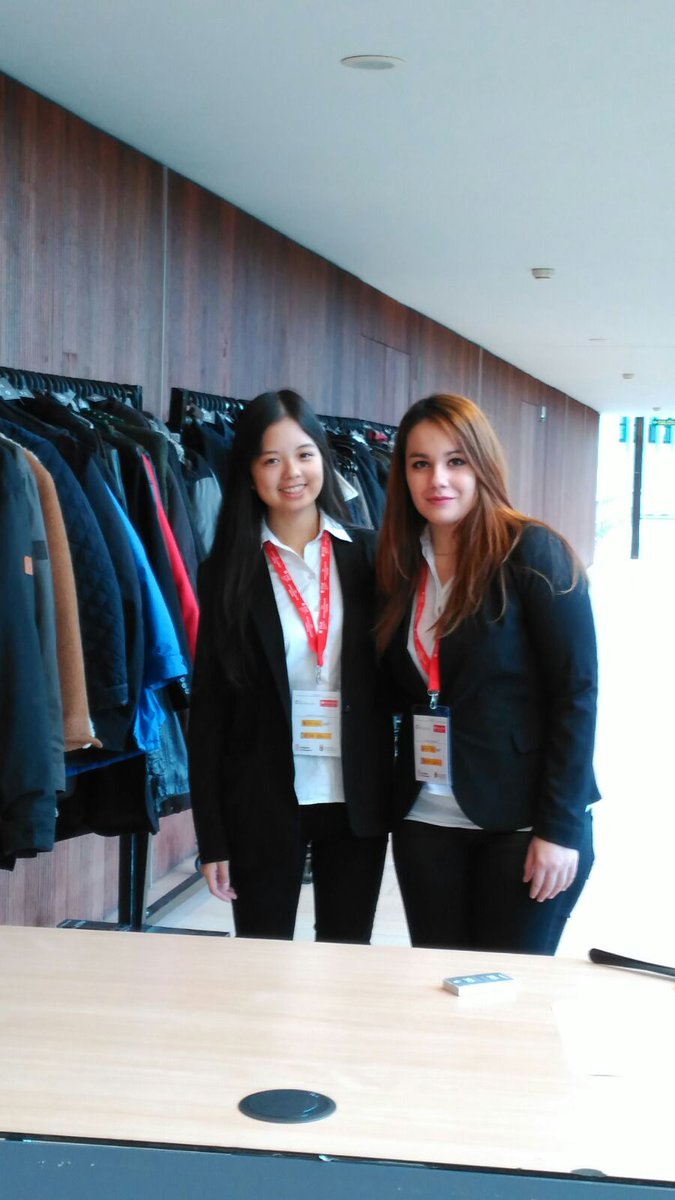 gesunav's tweet photo. Estudiantes de @ISSAUNAV en la organización de las XXIII Jornadas de #Investigación de las Universidades Españolas https://t.co/zBUySJ9xMJ