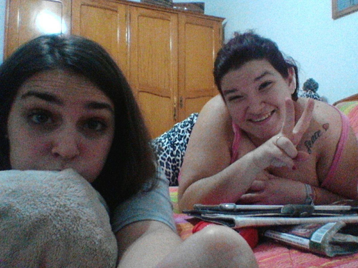 barbaravsk's tweet photo. Por mil momentos mas asi, porque la compañía es de calidad!! @BeatrizC_90 tu eres fleje guay!! https://t.co/7awY4VK7Pg