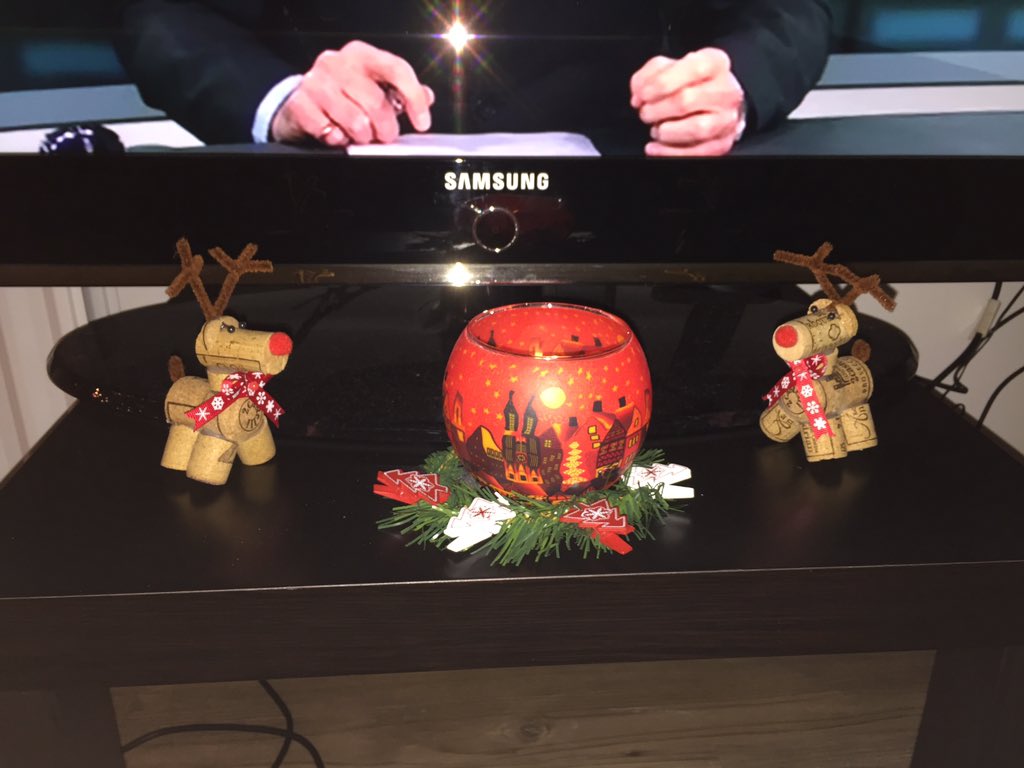 vighrenata's tweet photo. @Vinoteca thanks for the cuties festive decoration which I could take home from KingsX where I spent festive dinner https://t.co/1oXsLeVTWI