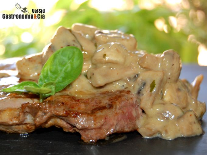 Clubdequesos's tweet image. ¡Exquisito Entrecot con champiñones y #queso azul! goo.gl/ltPONb clubdequesos.com #cheese #food