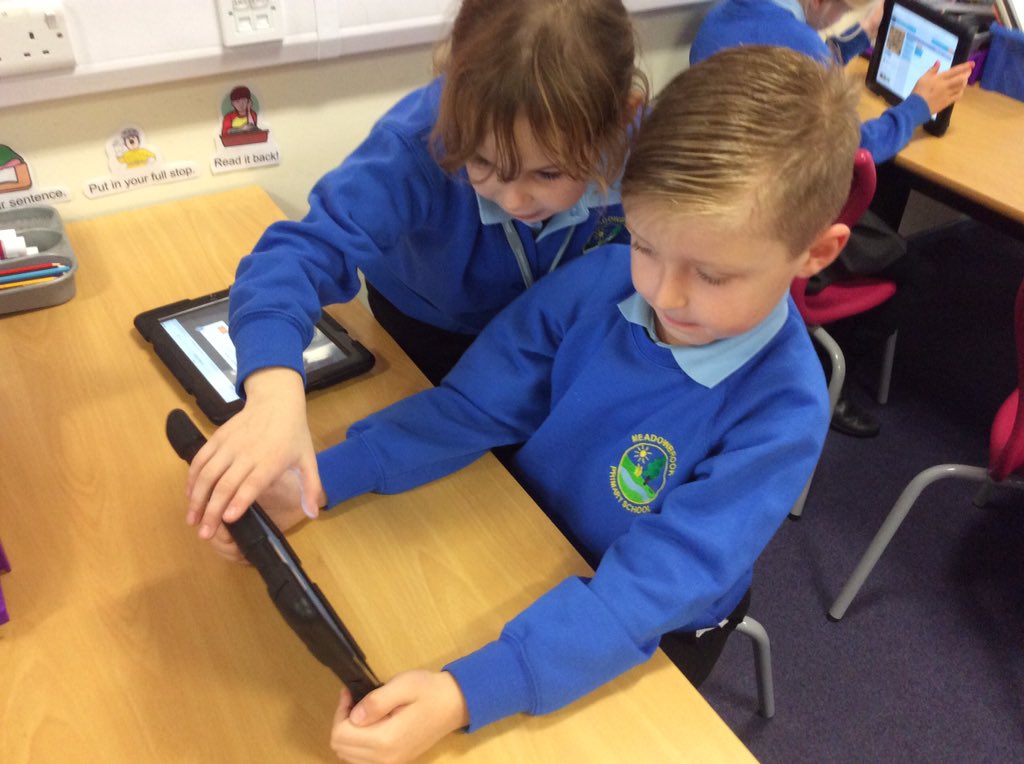 mbk_y2's tweet image. Hour of code #algorithmsarefun #workingtogether #starwars!!