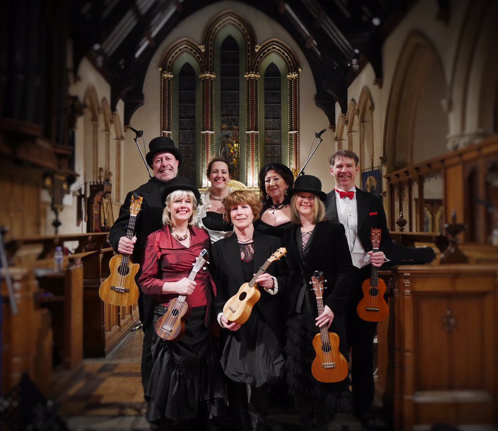 PureFlukers's tweet photo. Snaps at St Mary's church with BBC Radio Berks #ukulele #Fluke #radio #xmas #music #berkshire https://t.co/a4npRai6R6