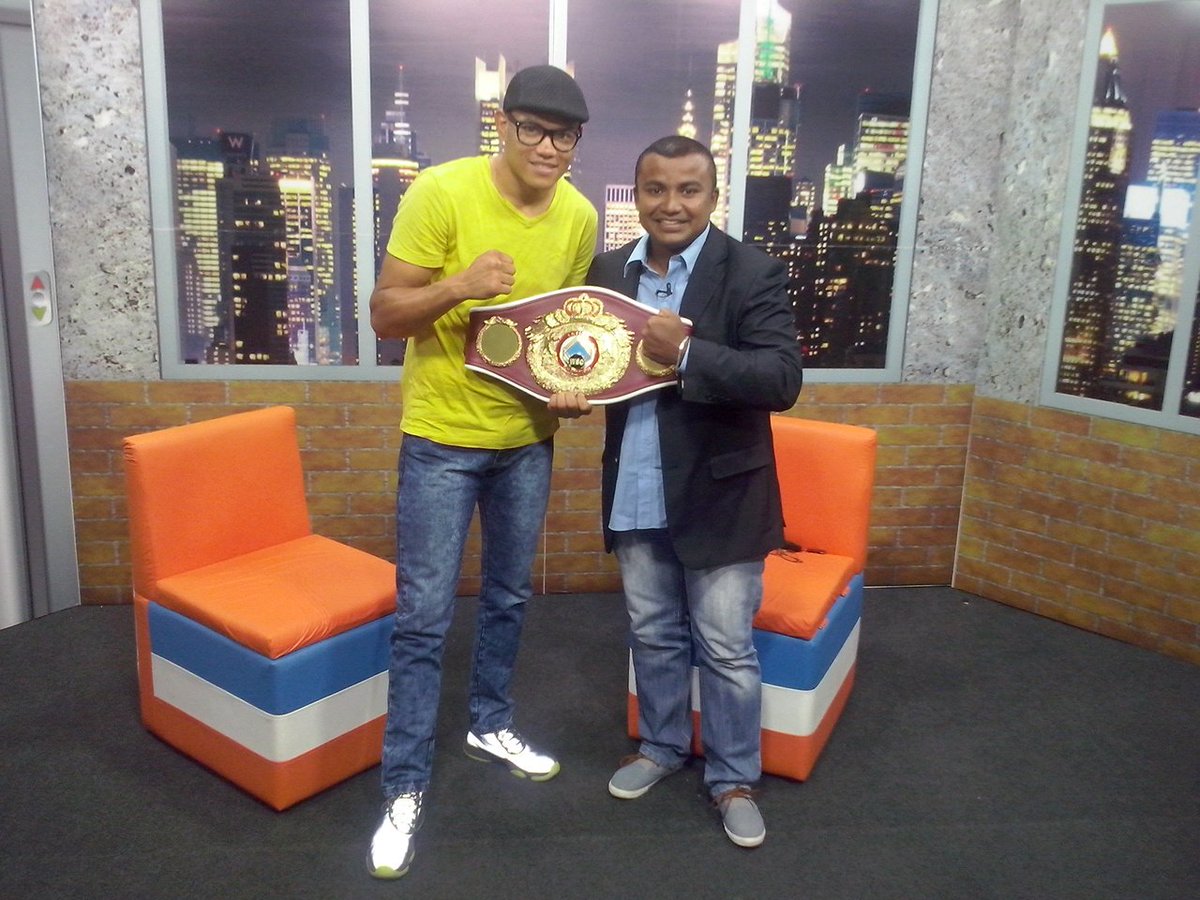 Tremendorollo's tweet photo. Con el Gran @josebolivita https://t.co/foDZEOe6ky