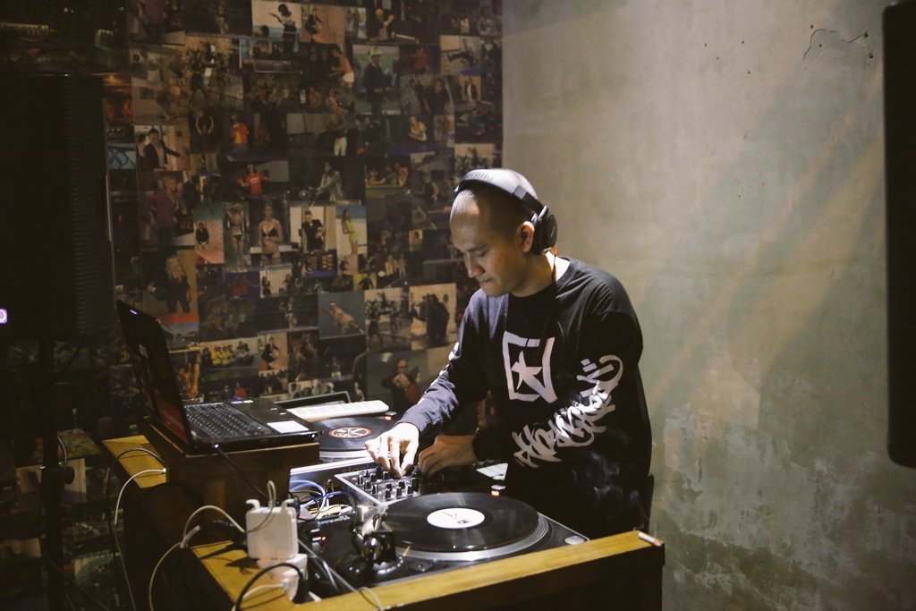 flamboyan_ent's tweet photo. DJ Dhito of flamboyan_ent https://t.co/A7sF8tDstx