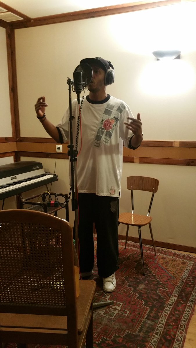 MadrasOriginOff's tweet image. J-j au studio pour l'enregistrement de mon #EP #Nouveauprojet #MbAgency #AuStudio #CaBosseDur