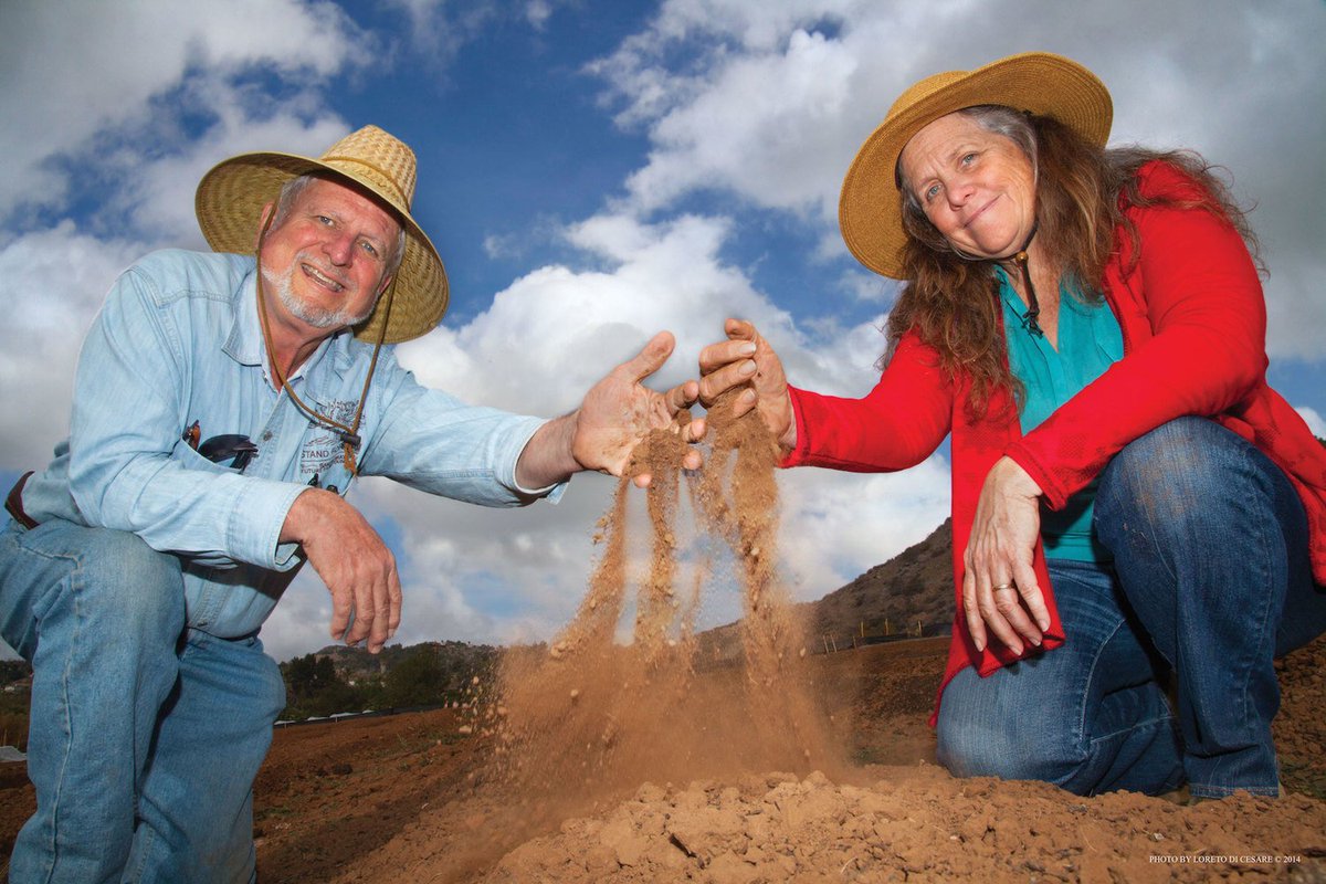Revolution: Food is showing at 12:10 p.m., King's Garden 4-5: bit.ly/1NRdA4o #acresconf15 #farm #soil