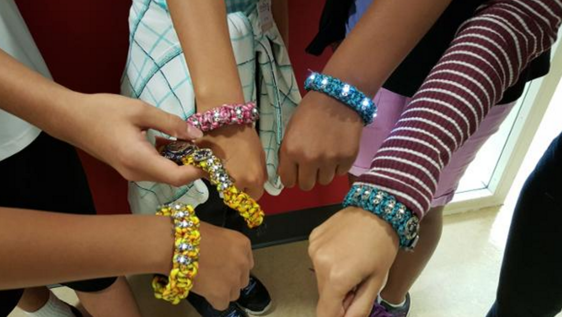 TGRFound's tweet photo. Getting creative in engineering with wearable electronics at #TWLearningCenter. https://t.co/Xj6Iu6aQK4 https://t.co/tDs8cGl6Fn