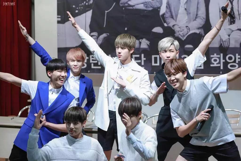 Что делают бтс. Бантан бтс. Корейская группа бтс. Бтс феста 2014. Что делают бтс.