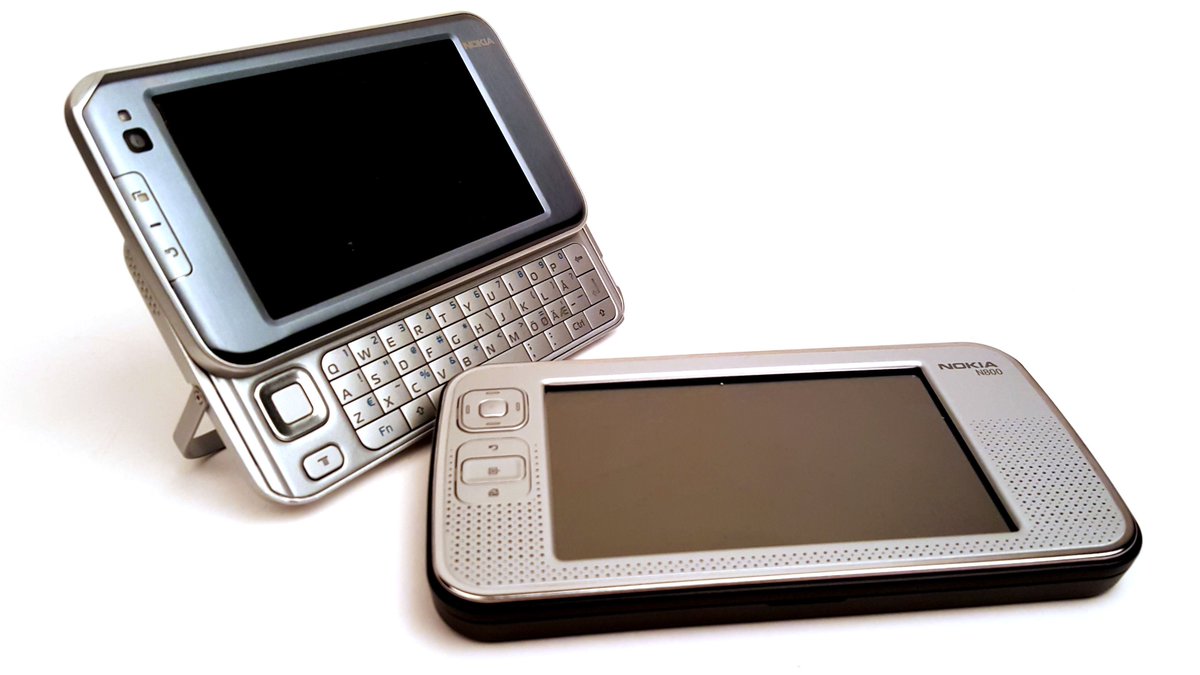 petterij's tweet photo. Lisää legendaarisia älypuhelimia: Nokia #N800 ja #N810 - näistä olisi voinut tulla iphone ennen iphonea. https://t.co/fBueiFuPvU