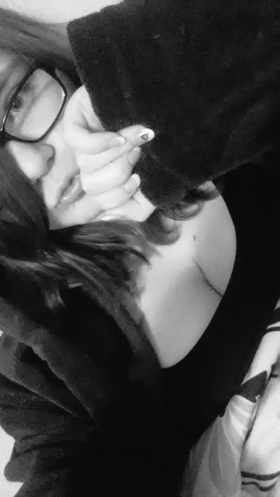 HalloImMia's tweet photo. This Moment when you like the way your boobs look like even when you're a fat, descusting bitch ππ #ana #funnymod https://t.co/dVqfueKCWn