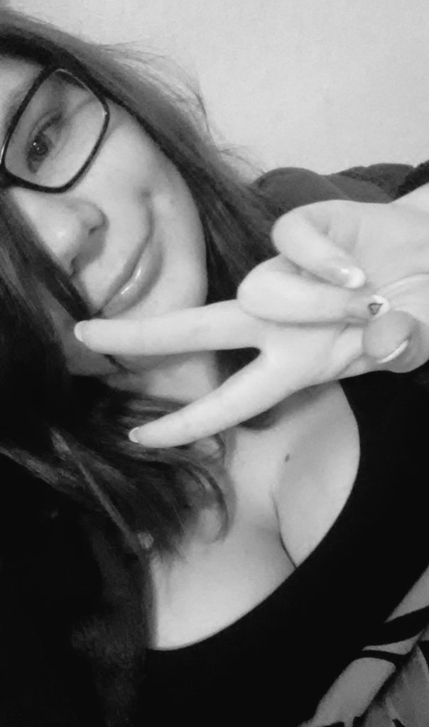 HalloImMia's tweet photo. This Moment when you like the way your boobs look like even when you're a fat, descusting bitch ππ #ana #funnymod https://t.co/dVqfueKCWn