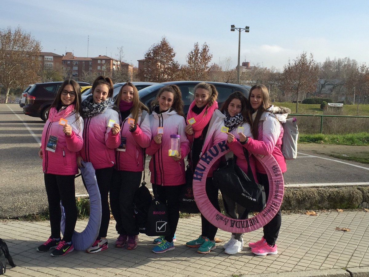 RitmicaNevada's tweet photo. A punto de salir al tapiz para los calentamientos !! #VamosNevada https://t.co/dgb7wgYbnv