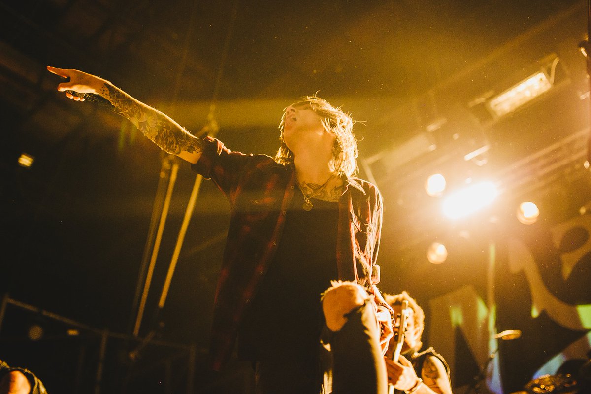 Chile was one of the loudest + craziest shows so far. Can you top it, Argentina? smarturl.it/AskingTour