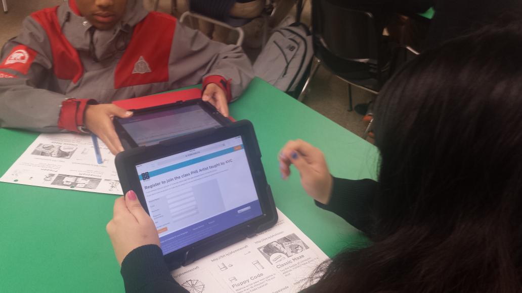 dstreetdave's tweet photo. @GreatnessNL: Hour of Coding at Parkdale @phsshare #phsshare https://t.co/RqAiR5HMo6 @GSTEM_PG