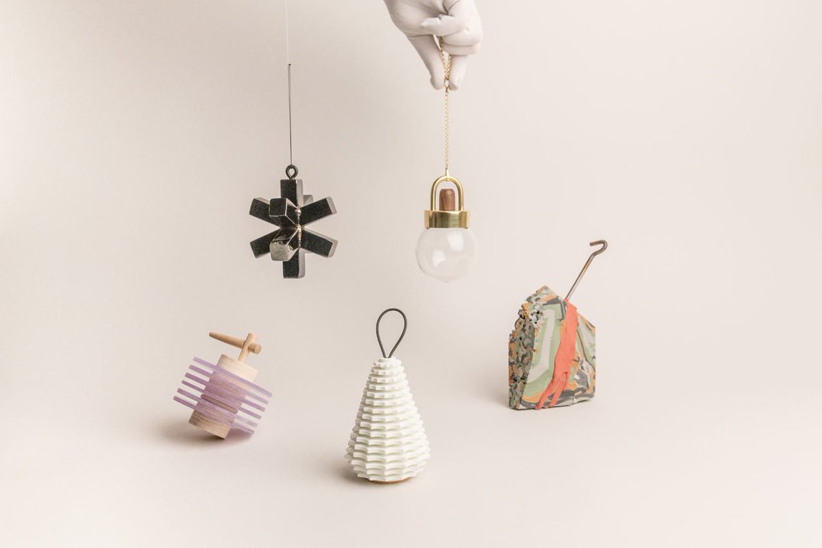 IgloooTeam's tweet image. #Shinola and #WorkOf realize #holiday ornament #auction

design-milk.com/shinola-workof…