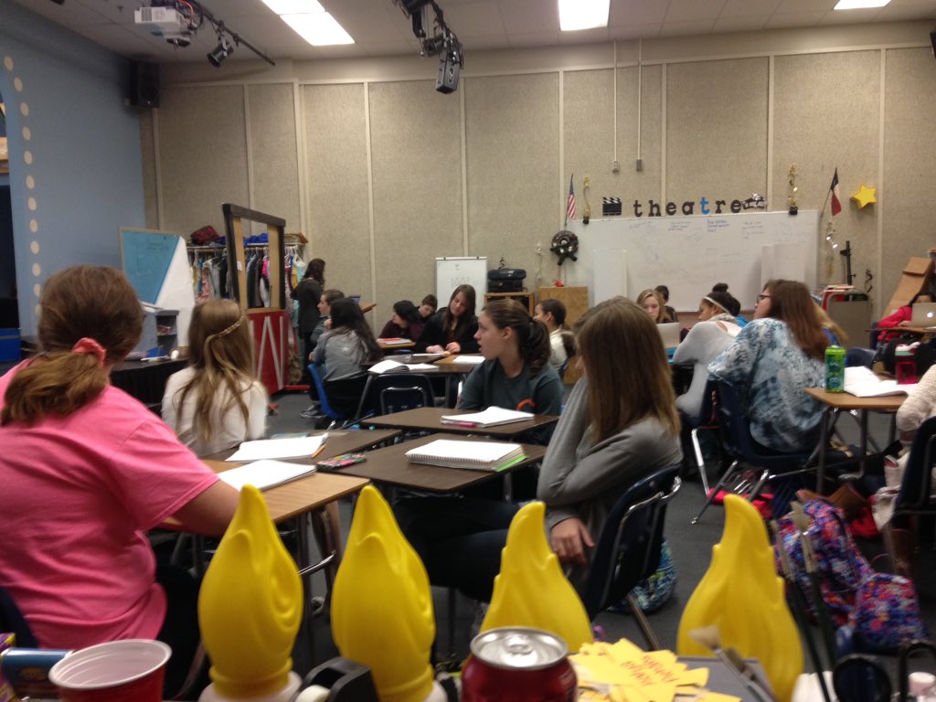 kris_lilley's tweet image. #coltchat sharing connections #cmscolts #ela