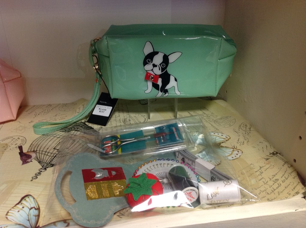 Zapatoes_Formby's tweet photo. Christmas gifts and ideas @Zapatoes_Formby candles, bags, sewing kits and more... https://t.co/1fKvI0Ocs0