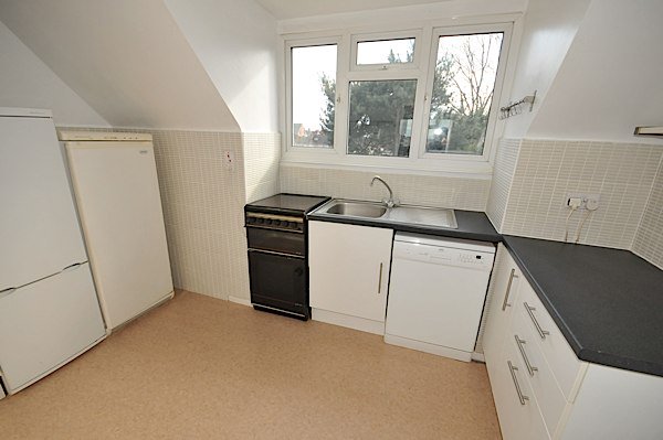 IanPerks_'s tweet photo. TO LET £395 #Pensnett One bed second floor flat with converted attic space and garage. https://t.co/H2NI9ejswA https://t.co/zoGeqpOAXq
